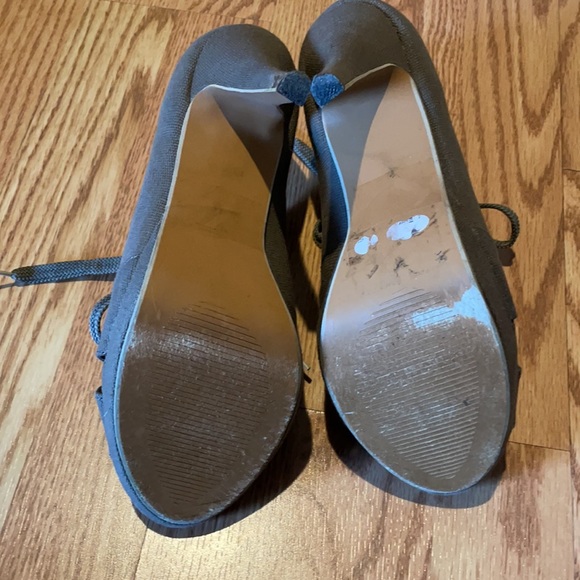 🛍 Cute Lace Up Heeled Bootie - Picture 3 of 7